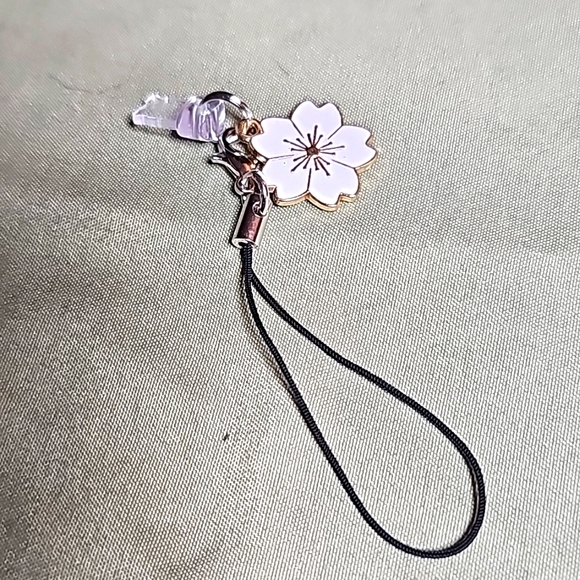 IPhone Charge Port Dust Plug - Picture 1 of 4